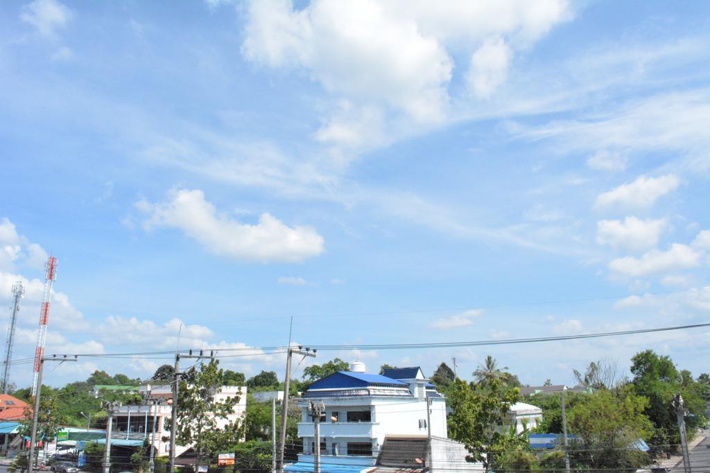 Krabi Inn & Omm Buitenkant foto